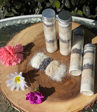 Load image into Gallery viewer, Coconut and Lavender Milk Bath
